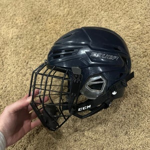 Small Bauer Re-Akt 95 Helmet (Used)