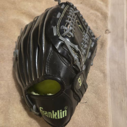 Franklin RH Fieldmaster Baseball/Softball Glove 12" Excellent Game Ready Glove