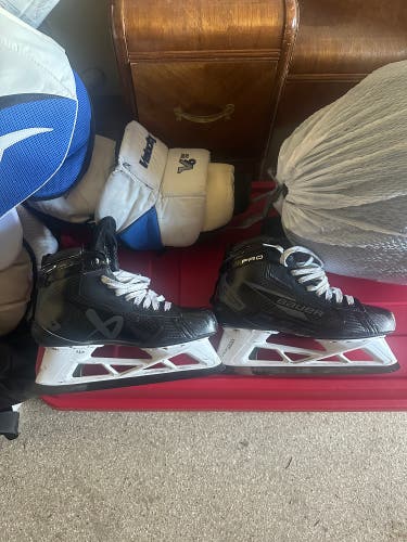 2024 Bauer Pro Hockey Goalie Skates Wide Width 9.5 (Used)