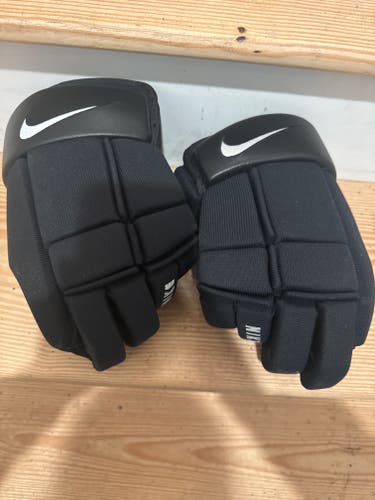 Nike Gloves 14" (Used)