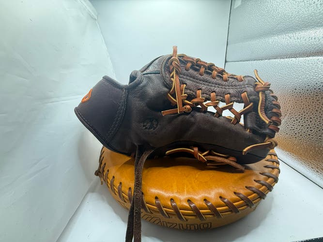 Infield RH Nokona X2 ELITE Baseball Glove 11.5" (Used)