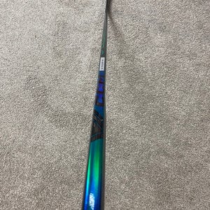 NEW Senior CCM Vizion Left Hand Hockey Stick P28 70 Flex (New)