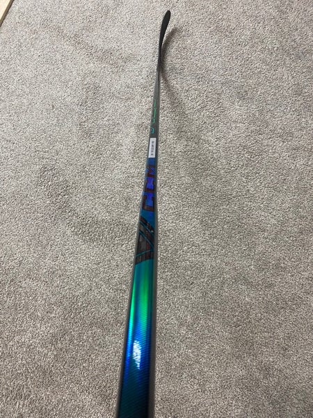 NEW Senior CCM Vizion Left Hand Hockey Stick P28 70 Flex (New)