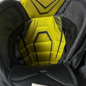 Senior Small CCM Tacks 9040 Hockey Pants (Used)