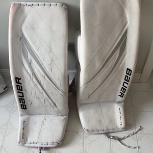XS 2023 Bauer Vapor Hyperlite 2 Goalie Leg Pads (Used)
