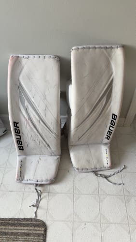 XS 2023 Bauer Vapor Hyperlite 2 Goalie Leg Pads (Used)