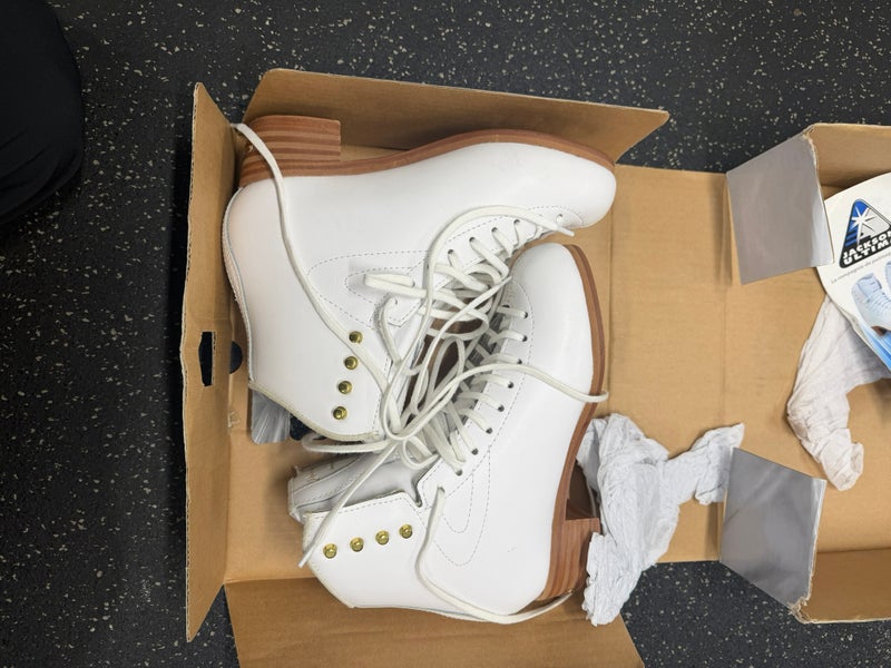 *BRAND NEW IN BOX*-Jackson Ultima Figure Skates Adult 6.5