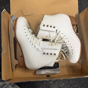 *New in box- Pro shop sale* Jackson DJ2370 Competitor Figure Skates Size 4.5C (multiple sizes)