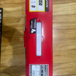 CCM Tacks 9350 Hockey Skates Size 5 (New)