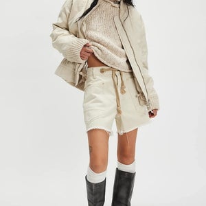 Free People We The Free Moxie Barrel Shorts Women 27 White Denim Cut-Off DDR2405