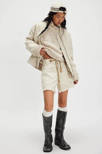 Free People We The Free Moxie Barrel Shorts Women 27 White Denim Cut-Off DDR2405