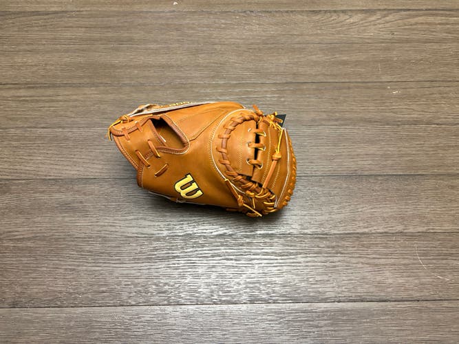New Wilson A2000 M23 33.5" Catchers Mitt