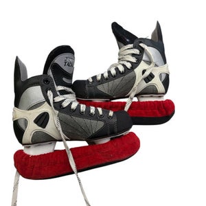 Used CCM SUPER TACKS Junior Hockey Skate Junior 03 11863-S000025392