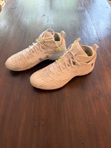 Under Armour Spotlight - Men's Turf Cleats (Size 11)