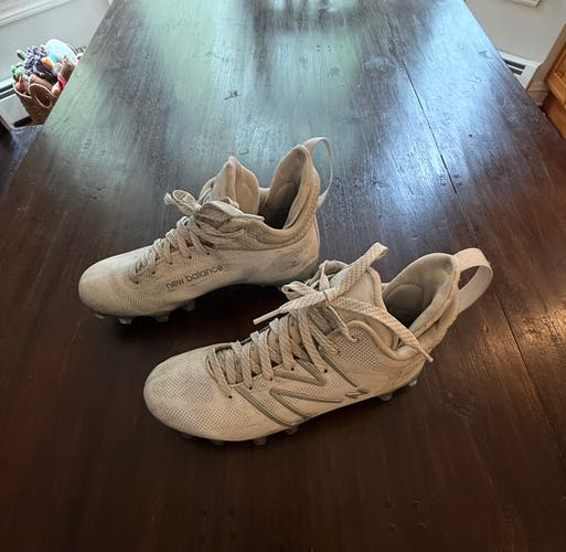 New Balance FreezeLX v4 - Men's Cleats (Size 8.5)