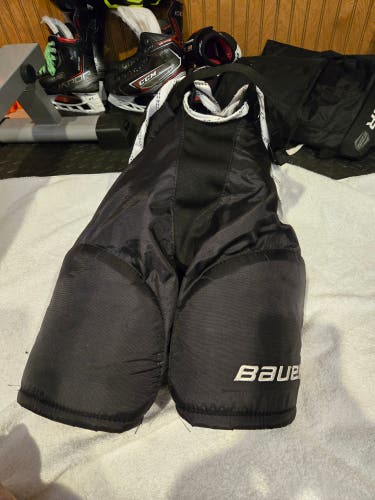 Youth Large Bauer Vapor X Velocity Hockey Pants (Used)