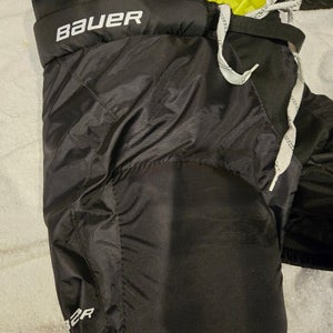 Youth Medium Bauer Supreme Ultrasonic Hockey Pants (Used)