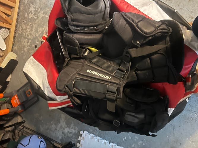 Small / Medium 2023 Warrior Rx3 pro+ Goalie Chest Protector Pro Stock (Used)