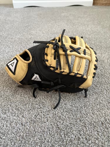 Akadema ASF454 RH First Base Baseball Glove 12.5" (Used)