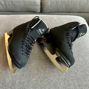 Jackson Ultima Mystique Figure Skates Junior 2.5 (Used)