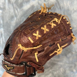 Brown Mizuno Franchise RH Pitcher's Baseball Glove 12.5" (Used)
