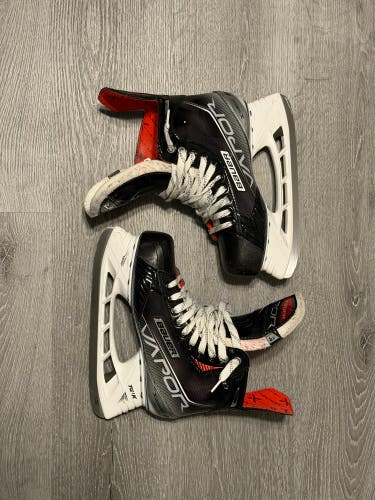 2021 Bauer Vapor X3.7 Hockey Skates Regular Width 6.5 (Used)