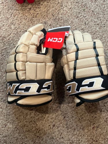 CCM HG4PC Gloves 13" Cream and Black bean new.