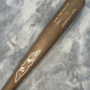 AXE Maple Bat Maple 32" (Used)