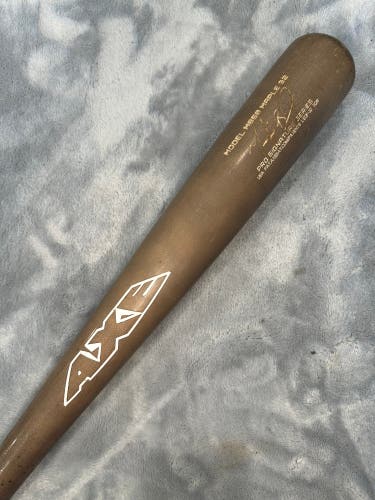 AXE Maple Bat Maple 32" (Used)