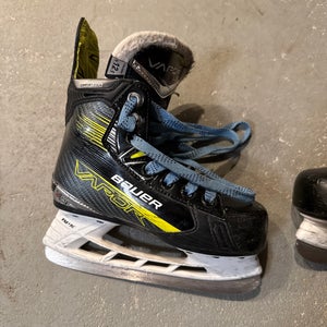 2023 Bauer Vapor X4 Hockey Skates 12.5 (Used)