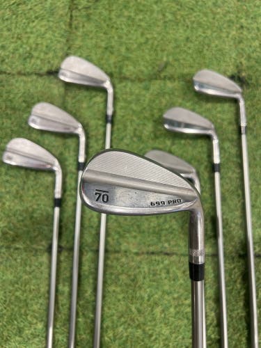 Men's Sub 70 699 Iron Set Right Handed - UST Mamiya Recoil 660 F3 Shaft (Used)