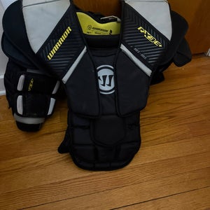 Medium 2022 Warrior RX3E+ Goalie Chest Protector (Used)