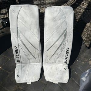 Medium Bauer Vapor X5 Pro Goalie Leg Pads Medium 31+ (Used)