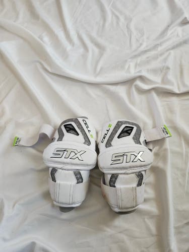 Small Youth STX Cell V Arm Pads (Used)