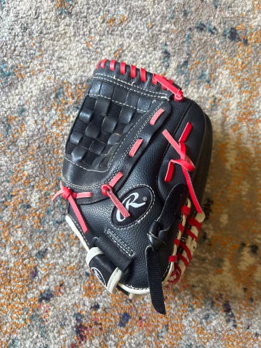 Rawlings Playmaker Series RH Baseball Glove 11" (Used)