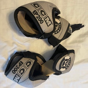 Senior Large CCM Ultra EP200 Elbow Pads (Used)