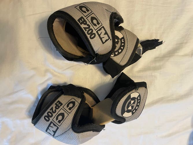 Senior Large CCM Ultra EP200 Elbow Pads (Used)