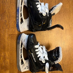 Bauer Supreme M5 Pro Hockey Skates Regular Width Size 1 (Used)