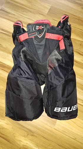 Senior Medium Bauer Vapor 2X Pro Hockey Pants (Used)