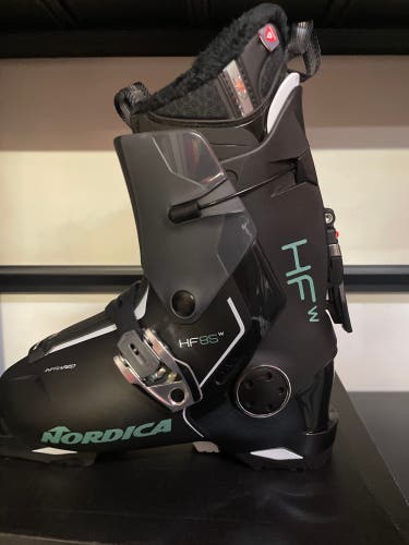 Mondo 24 & 24.5 Women's Nordica HF 85 W (GW) Ski Boots Soft Flex (New)