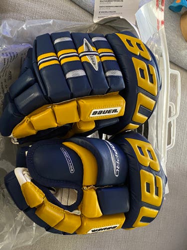 Bauer Pro Series Gloves 13" (New)