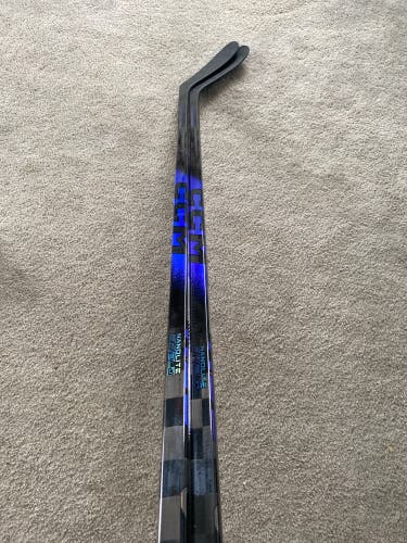 Senior CCM Ribcor Trigger 10 Pro Right Handed Hockey Stick P28 70 Flex (New)
