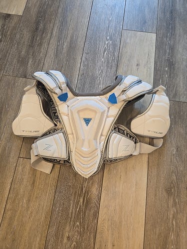 True Temper ZEROLyte Shoulder Pads Medium (Pre-Owned)