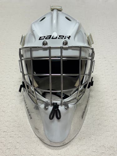 Senior Medium Bauer 950 Goalie Mask (Used)