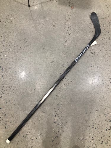 Senior Bauer Vapor Hyperlite 2 Hockey Stick Left Hand 70 Flex (Used)