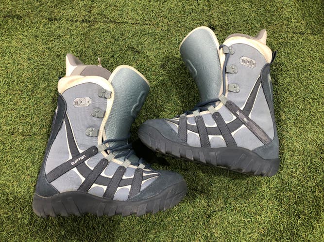 Women's 8.0 Burton Moto Snowboard Boots (Used)