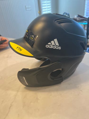 New Adidas Youth Helmet w/ Jaw Guard Black 6 1/2