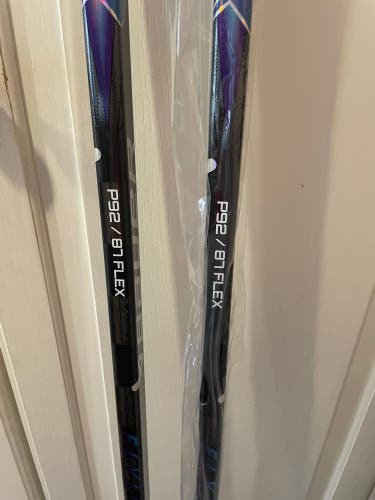 Senior Bauer Vapor Flylite Right Handed Hockey Stick P92 87 Flex (New)