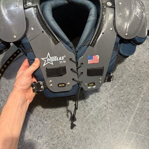 Adult 18-19" Douglas 25 M Shoulder Pads (Used)