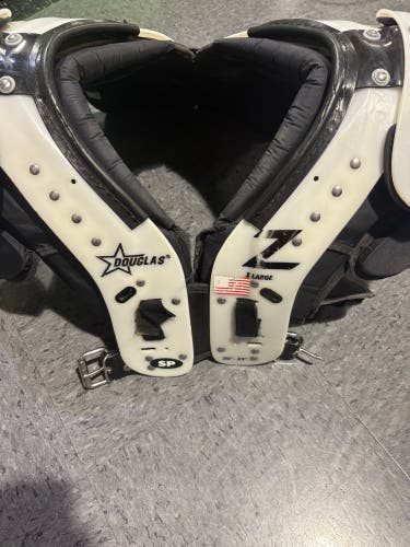 Adult XL 20-21" Douglas Z SP Shoulder Pads (Used)